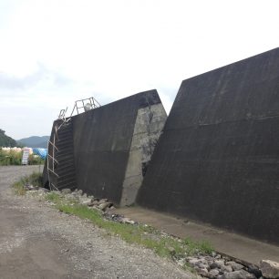 Ne vždy stačí betonové zábrany proti tsunami, Japonsko