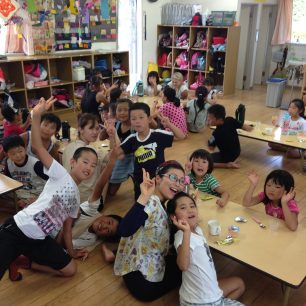 Odpoledne v jednom z dětských center ve Fukušimě, Japonsko