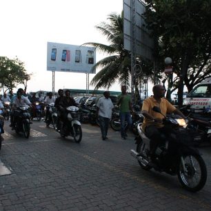 Motocykly jsou nejoblíbenější, Male, Maledivy