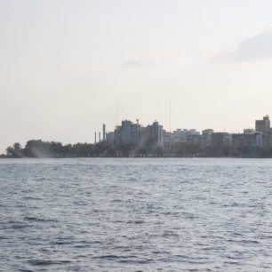 Pohled na Male od moře, Male, Maledivy