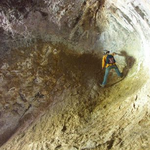 V jeskyni, Yepachic, Mexiko