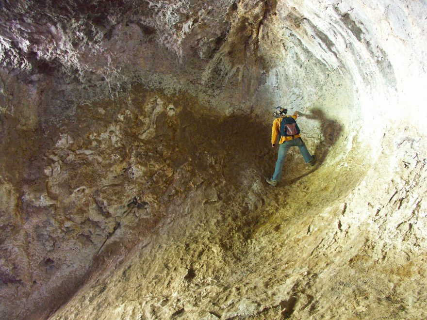 V jeskyni, Yepachic, Mexiko