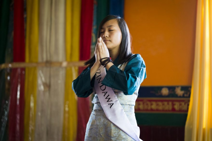 Modlitby v chrámu Nechung, Miss Tibet 2016