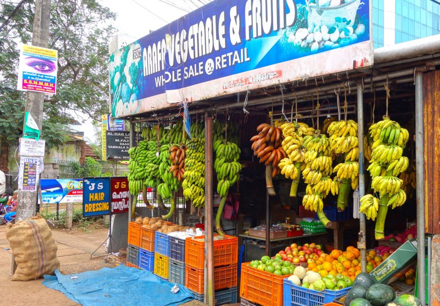 Prodej různých druhů banánů, Kerala, Indie