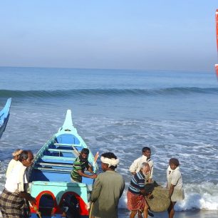 Rybářská vesnice a můj oblíbený surfový spot, Kerala, Indie