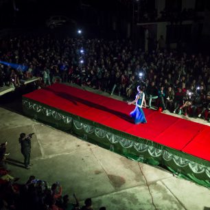 Závěrečná promenáda v tradičním kostýmu, Miss Tibet 2016