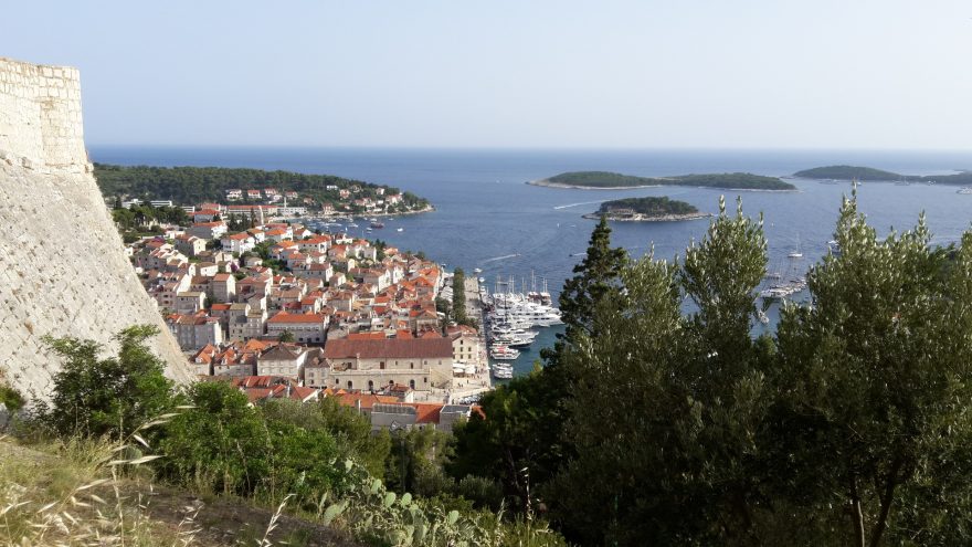 Výhled z pevnosti Španjol, ostrov Hvar, Chorvatsko