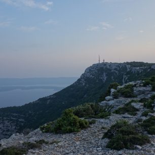 Pohled na vrchol Vidova Gora, Brač, Chorvatsko
