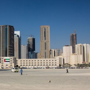 Moderní i tradiční zástavba, Sharjah, SAE