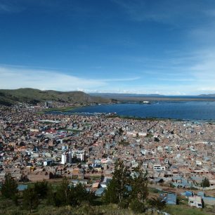 Město Puno samo o sobě není moc pěkné, Peru