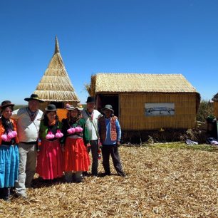 Uros - tradice jako atrakce pro turisty, Peru