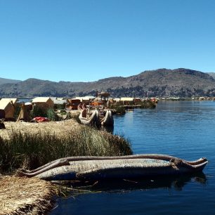 Turistický ostrov Uros, Peru