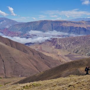 Barevnými horami severní Argentiny si můžeme chodit, jak se nám zachce, Argentina