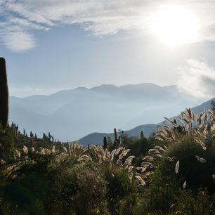 Krásné hory a kaktusy. To je severní Argentina