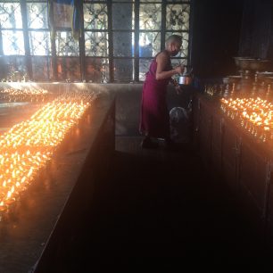 Svíčky v chrámu