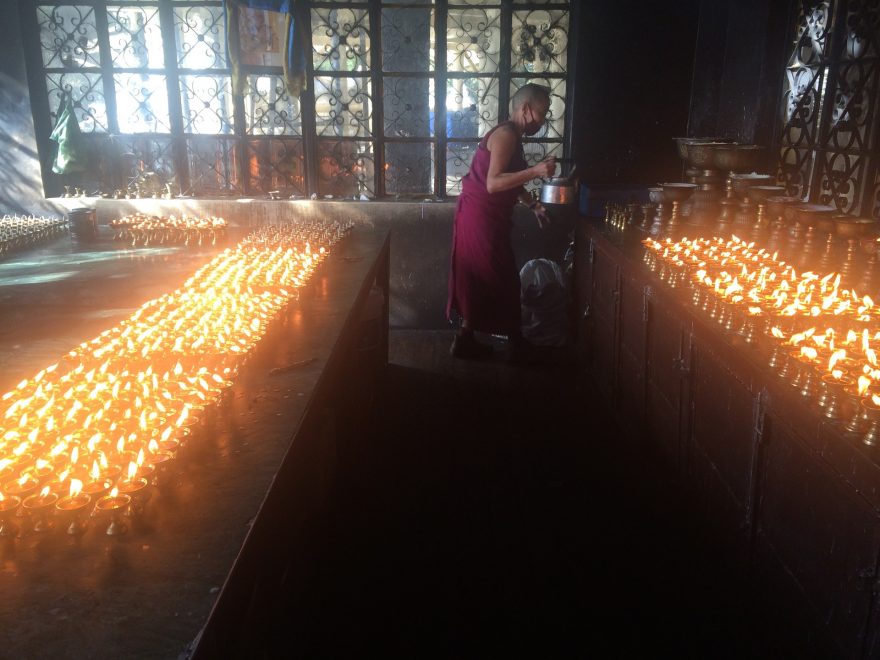 Svíčky v chrámu