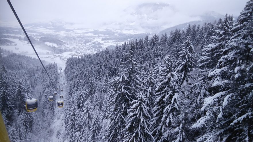 Zasněžená krajina v Tyrolsku, Rakousko