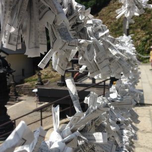 Zanechaná přání u chrámu v Yamadeře pro lepší budoucnost. Japonsko