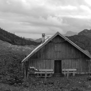 Alm s Ahornfeldhütte. Rakousko