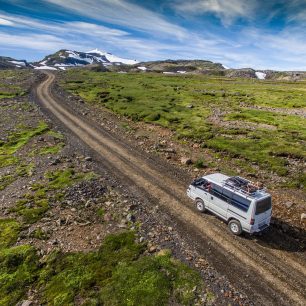 Mít na Islandu své auto je k nezaplacení, Island