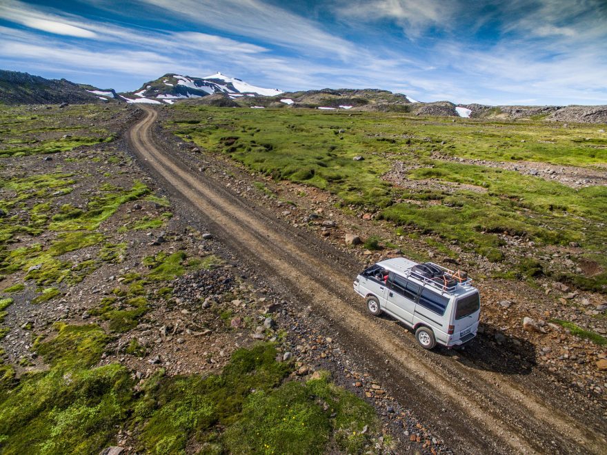 Mít na Islandu své auto je k nezaplacení, Island