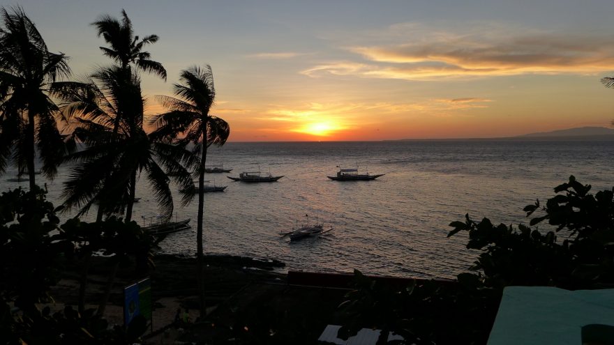 Západ slunce z našeho pokoje, Filipíny