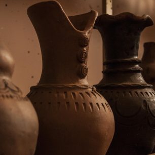 Tradiční hrnčířské umění komunity Chám