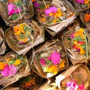 Oběti pro náboženské obřady, Bali, Indonésie