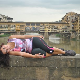 Při procházce je nutné i odpočívat a to nejlépe s krásným pozadím. Florencie, Itálie