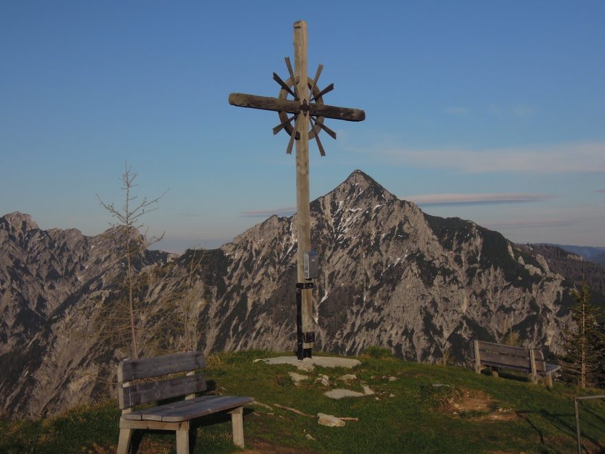 Místní Mtterhorn! Rinnkogel 1.823 m, Salzkammergut Berge Od Thorhöhe nad Postalmem. Rakousko