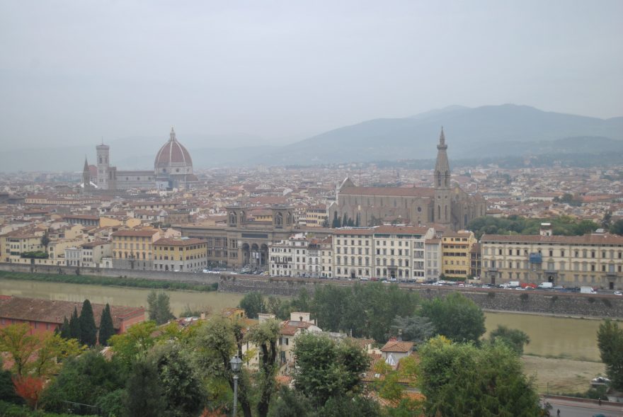 Říjnový pohled na Florencii z Piazzale Michelangelo. Florencie, Itálie