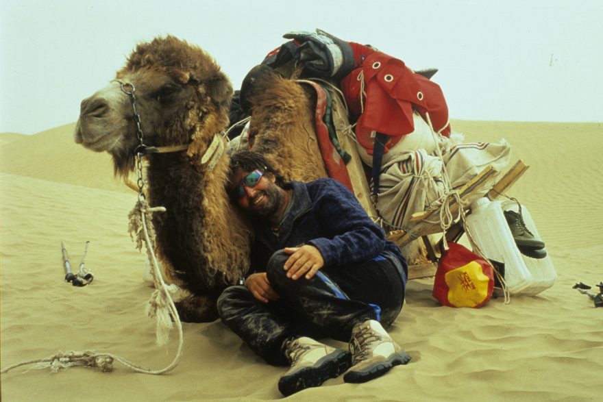 Expedice přes poušť na velbloudovi, foto: GO Kamera