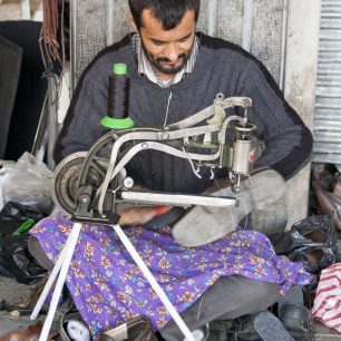 Místní obuvník, Írán