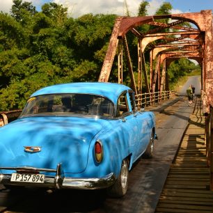 Stará auta a staré stavby - to je to, co dává Kubě její jedinečný ráz, Kuba