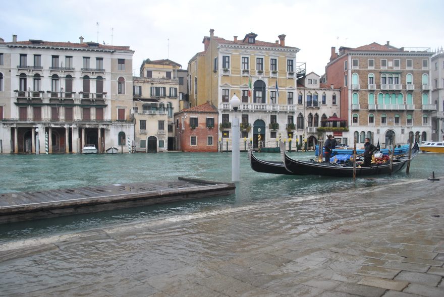 Ve dnech “acqua alta” zde vodní hladina stoupá až o 90 cm.