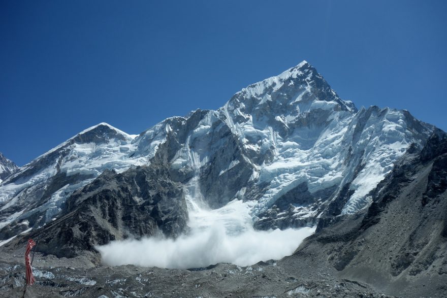 Padající lavina, Nepál