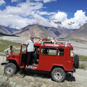 4WD je v údolí Shigar prakticky nutností, Pakistán