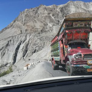 Údolím Indusu ze Skardu, Pakistán
