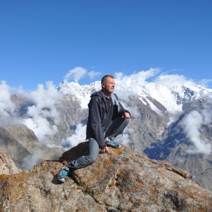 Hřeben Mango nad řekou Braldu, Pakistán