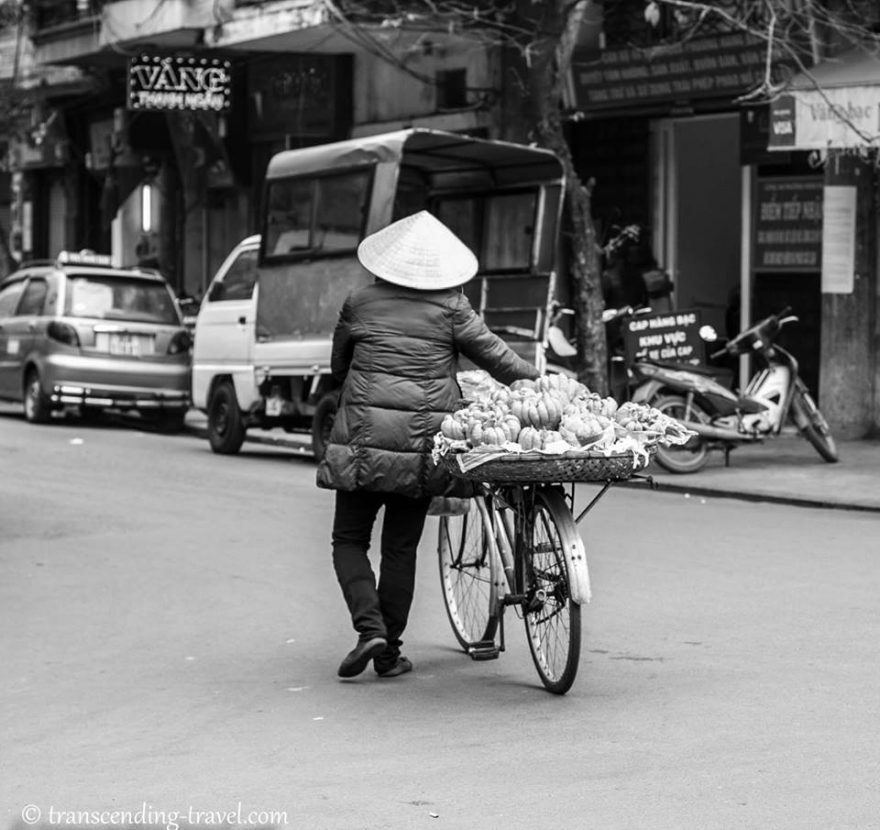Za den nachodí i 15 kilometrů, Ha Noi, Vietnam