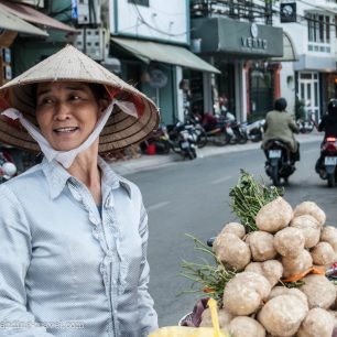 Spousta žen pochází z venkova a do Hanoje se přistěhovaly, Ha Noi, Vietnam