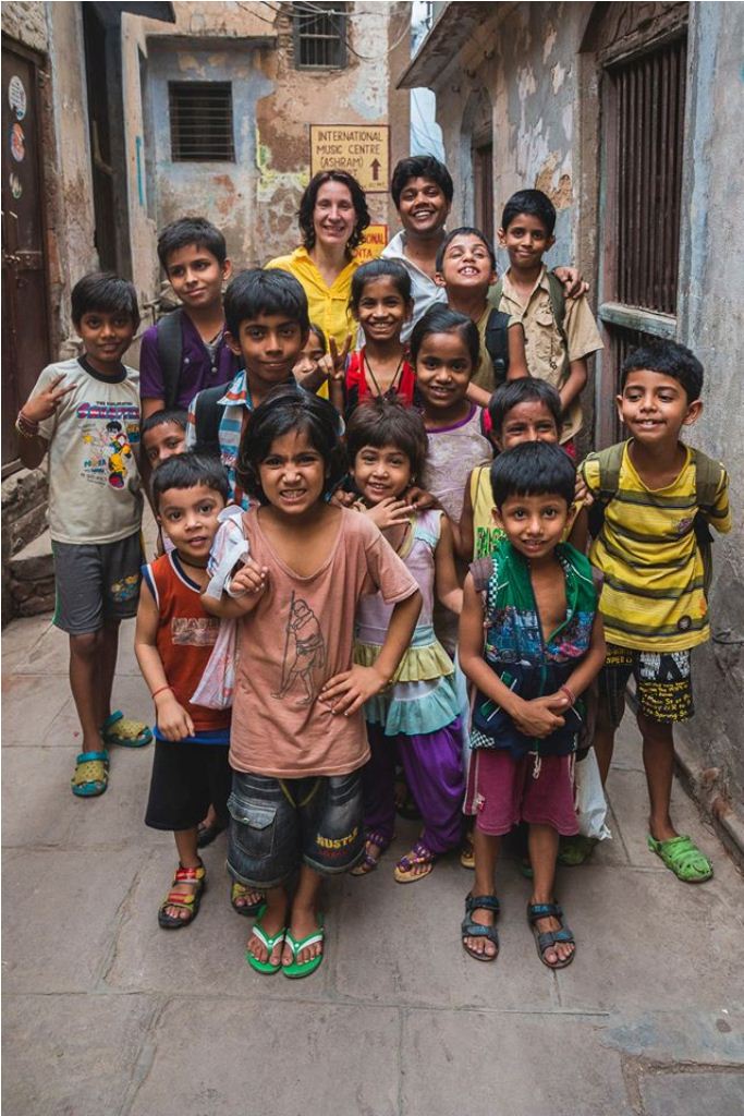 Do naší školy chodí děti odpoledne, Váránasí, Indie