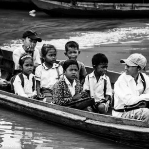 Do školy i ze školy na lodi, Vietnam
