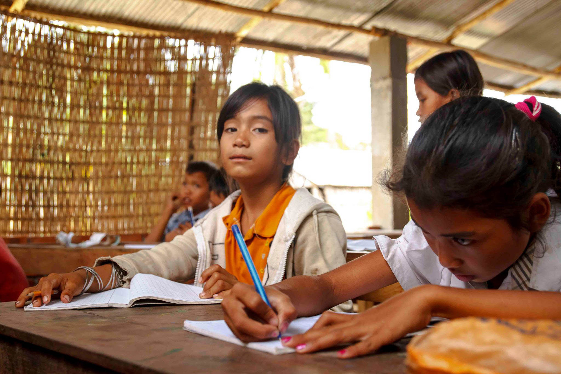 Žáci ve škole jsou nuceni učit se věci hlavně zpaměti, Vietnam