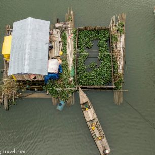 Usedlíky najdete i pod mostem, Vietnam