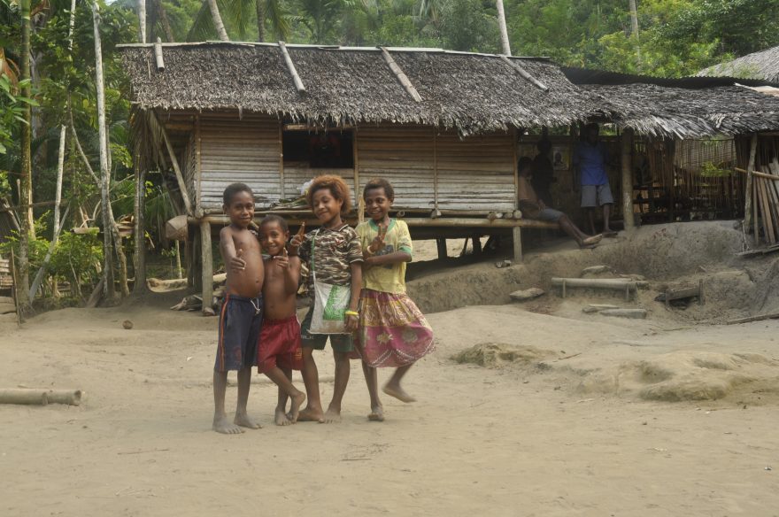 Místní děti, Papua Nová Guinea