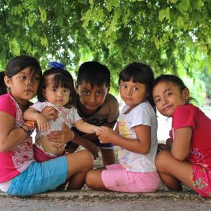 Děti v dobrovolnickém centru, Mexiko