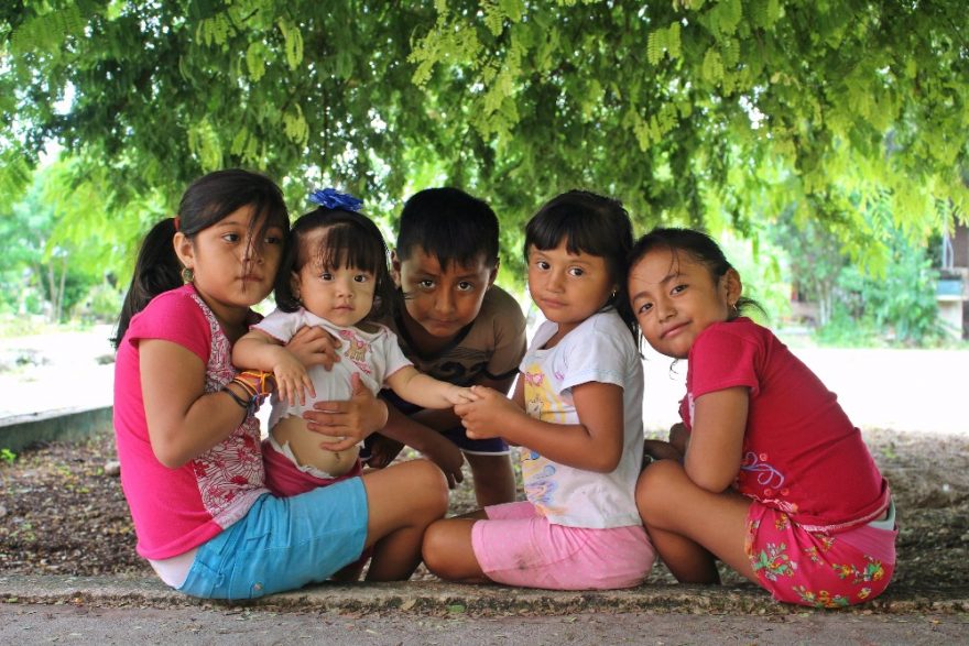 Děti v dobrovolnickém centru, Mexiko