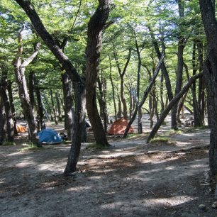 Stanování pod horami, Patagonie, Argentina