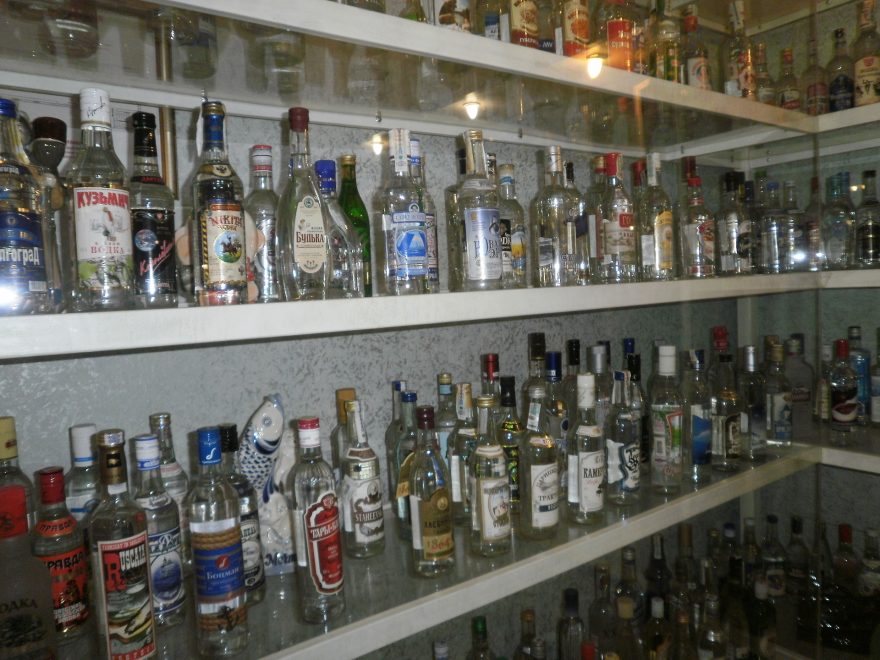 Kvalitní vodka - typický suvenýr z Ruska, Moskva, Rusko